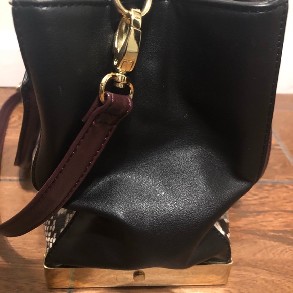 Large Aldo satchel purse - Picture 4 of 4